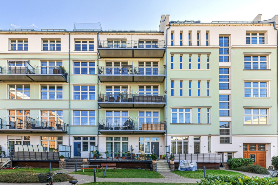 Wohnen mit modern-industriellem Charme! - Leipzig - Graphisches Viertel | Hofseite mit Balkonen