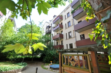 3-Raum-Wohnung mit grüner Oase in der Südvorstadt! - Balkonansicht