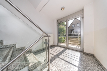 Leipzig-Schleußig | Treppenhaus - Ruhig und grün im Schleußiger Villenviertel