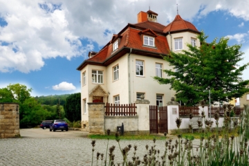 Historische Villa mit eigenem Bootsanleger in Freyburg, 06632 Freyburg, Mehrfamilienhaus