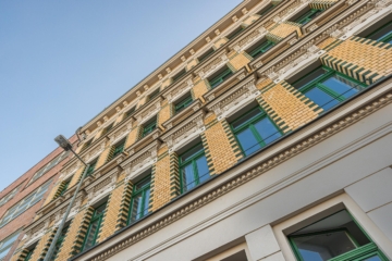 Eigentumswohnung | Fassade - Straßenseite - NEU: 👨‍👩‍👧‍👦 Urban wohnen, familienfreundlich leben