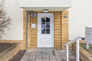 Eigentumswohnung | Hauseingang - NEU: Kompakt, gut geschnitten und nachhaltig vermietet