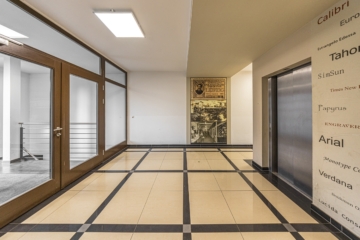 Eigentumswohnung | Foyer mit Lift - Licht, Raum und Atmosphäre: Maisonette in denkmalgeschütztem Ensemble
