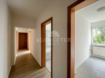 Renovierte 4-Zimmer-Wohnung mit 7 % Rendite - Groitzsch b. Leipzig |Flur