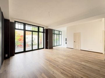 Leipzig - Neustadt-Neuschönefeld |Wohnzimmer - NEU: Hochwertig sanierte 2-Raumwohnung mit großzügiger Terrasse.