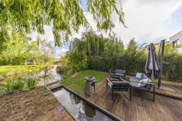 Naturnahes Juwel an einer idyllischen Wasserlandschaft - Leipzig - Gohlis | Terrasse mit Wasserlauf