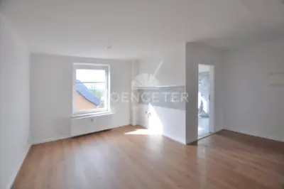 NEU: Renovierte 2-Raum-Wohnung mit gemütlicher Wohnküche, Balkon und Tageslichtbad!, 04420 Markranstädt, Etagenwohnung