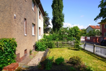 Leipzig - Marienbrunn | Vorgarten - VERKAUFT: Schlummerndes Traumhaus – Denkmalabschreibung und Potenzial für Ausbau