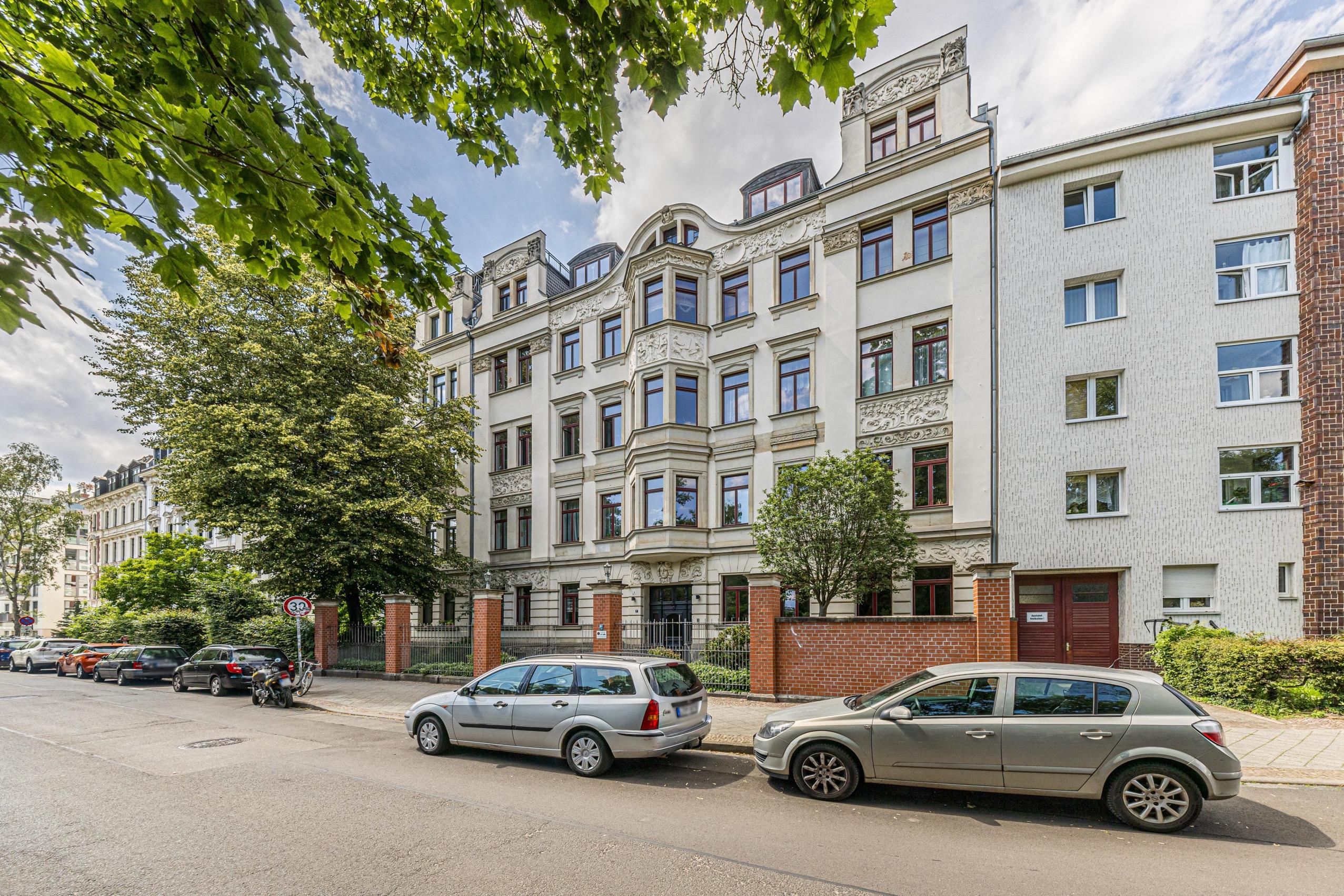 VERKAUFT: Denkmalperle in bester Lage - Leipzig - Plagwitz | Blick zum Gebäude