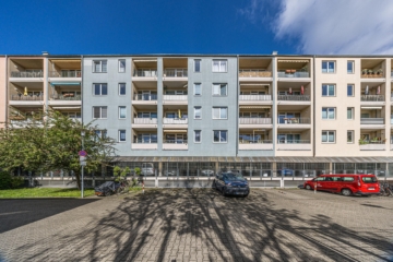 Leipzig - Plagwitz | Hofseite mit Balkonen/Loggien - VERKAUFT: Ein Platz für Sonnenanbeter in Plagwitz