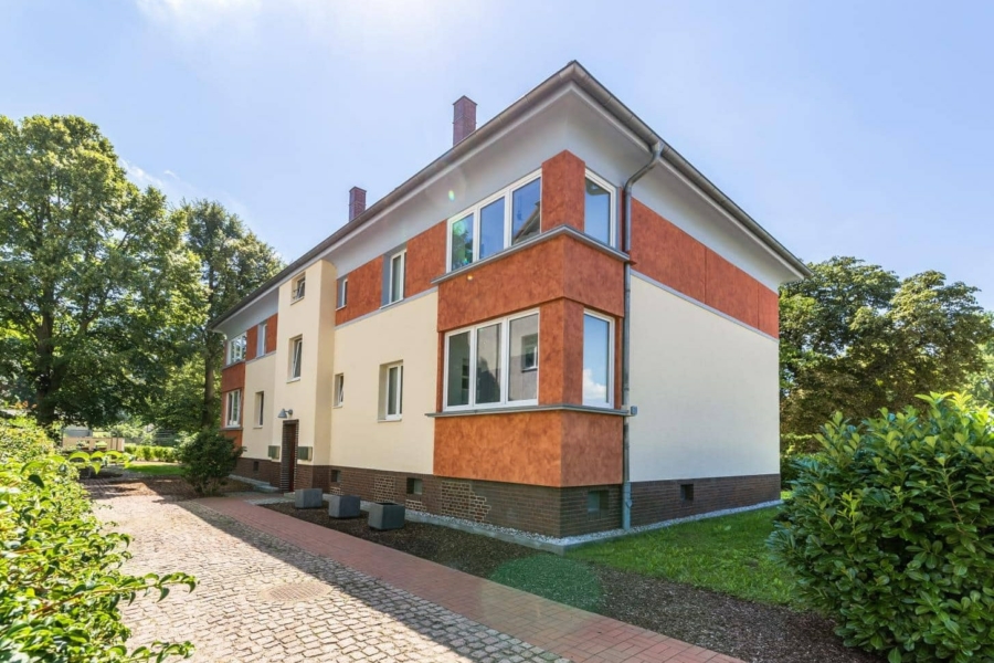 Erstklassiges Vierfamilienhaus in Markranstädt - Außenansicht - Blickrichtung Süden