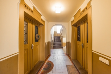 Eigentumswohnung | Hauseingang - NEU: Vermietete Eigentumswohnung in Schleußig – Attraktive Investitionschance