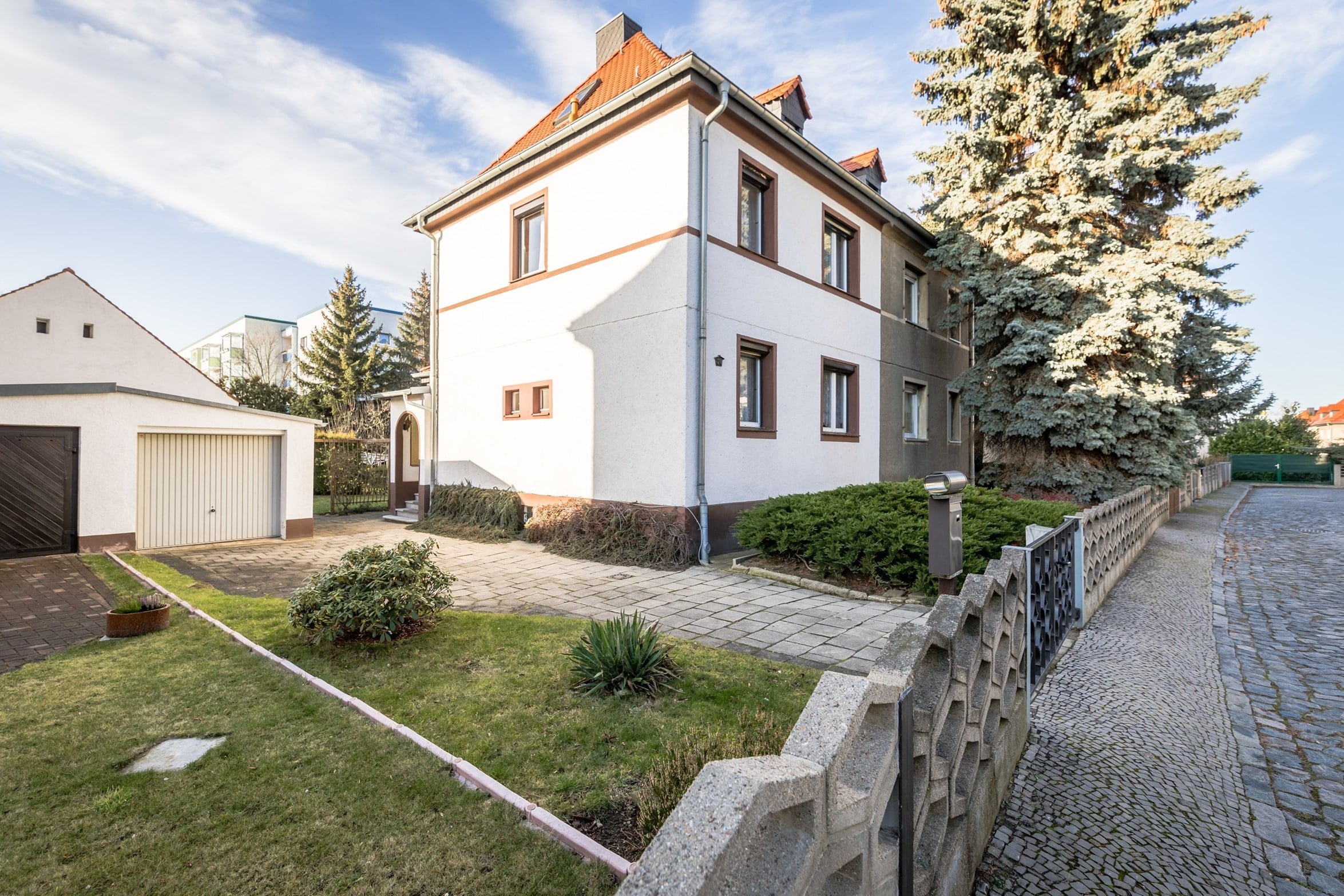 Entdecke die Möglichkeiten - Straßenansicht
