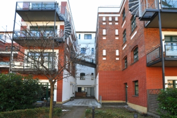 Charmante Maisonettewohnung im angesagten Plagwitz - Gartenansicht mit Balkonen