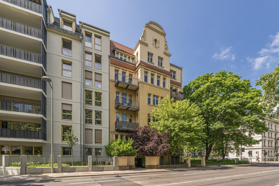 Leipzig - Zentrum Süd | Fassade - VERKAUFT: Stilvoll wohnen oder clever vermieten – zwischen Stadtleben und Parkidylle!