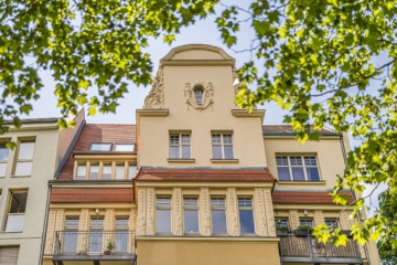 Leipzig - Zentrum Süd | Fassade - BALD BEZUGSFREI: Stilvoll wohnen oder clever vermieten – zwischen Stadtleben und Parkidylle!