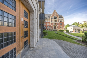 Eigentumswohnung | Hauseingang - NEU: Wohnen mit Weitblick: Maisonette im Denkmal mit West-Balkon