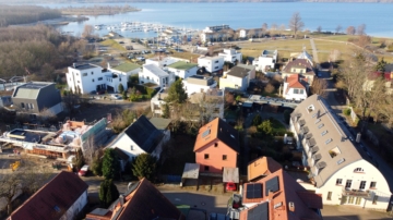 Einfamilienhaus | Luftbild - NEU: Sonnige Aussichten inklusive – Ihr neues Zuhause am Cospudener See