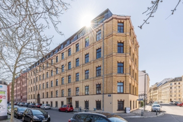 Leipzig - Reudnitz | Blick zum Gebäude - NEU: Ihre Süd-Loggia am Lene-Voigt-Park