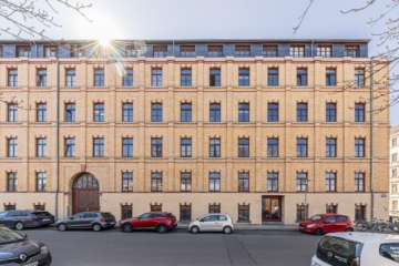 Leipzig - Reudnitz | Fassade - Straßenseite - NEU: Ihre Süd-Loggia am Lene-Voigt-Park