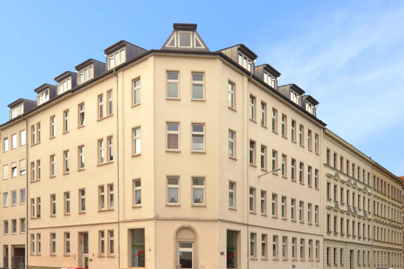 Ihre Kapitalanlage am Park. - Fassade Straßenseite