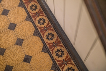 Wohn- und Geschäftshaus | Eingangsbereich Detail - NEU: Ausgezeichnete Wahl für Ihr Portfolio.