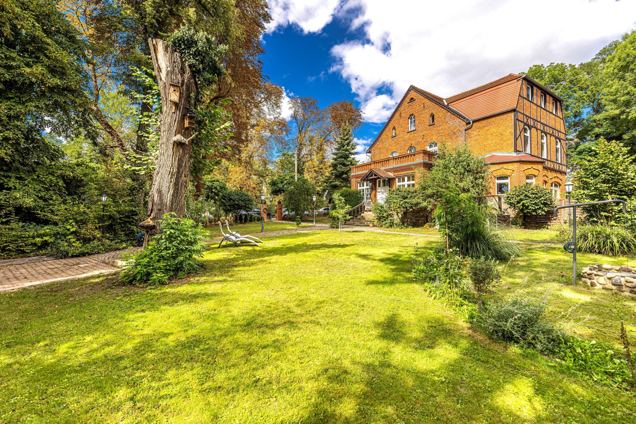 VERKAUFT: Wohnidylle in exklusiver Fachwerk-Villa - Lützschena-Stahmeln | Gartenwohnung