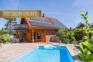 RESERVIERT: Idyllisches Einfamilienhaus mit großem Grundstück, Pool und Sauna, 06774 Muldestausee, Einfamilienhaus