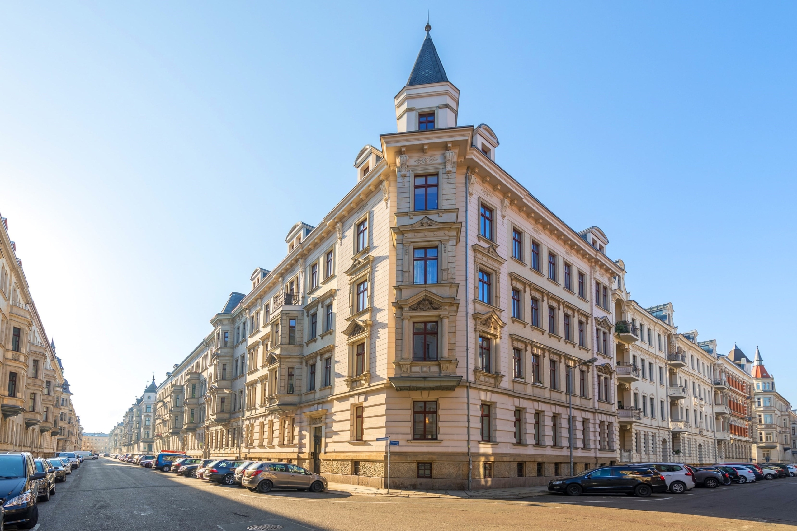 Gemütliches Wohnen in exklusiver Lage - Fassade Straßenseite