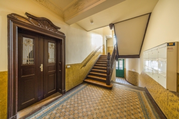 Eigentumswohnung | Treppenaufgang - NEU: Gemütliche 3-Raumwohnung in der Südvorstadt!