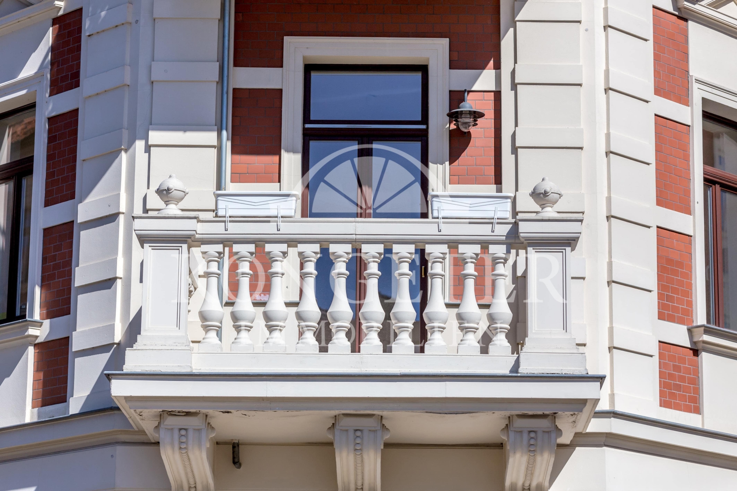 Da kommt Freude auf - Leipzig - Südvorstadt | Detailansicht Fassade - Balkon